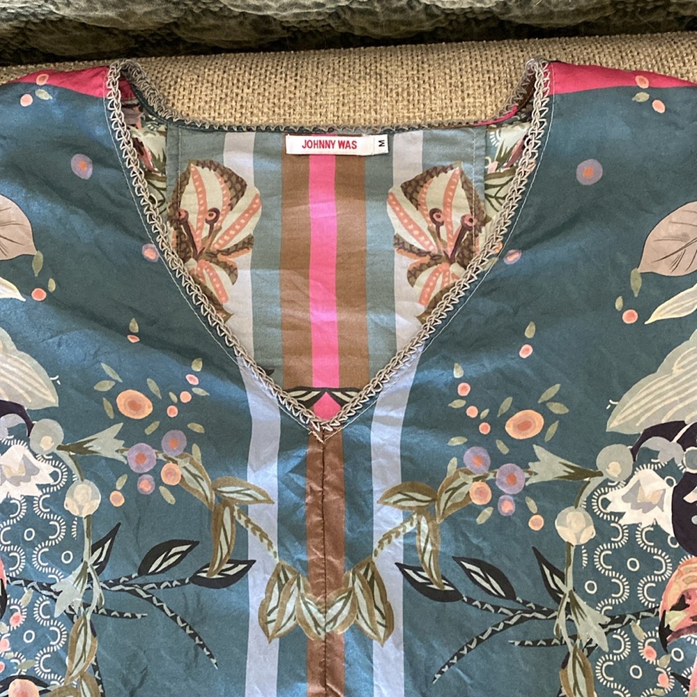 Johnny Was Aran Georgia Silk top - Picture 7 of 10